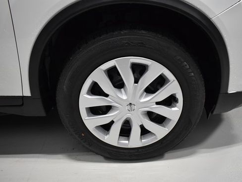 Used 2020 Nissan Rogue S image 11