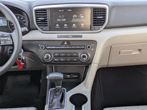 Used 2021 Kia Sportage LX image 17