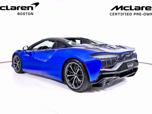 Used 2025 McLaren Artura Spider image 4