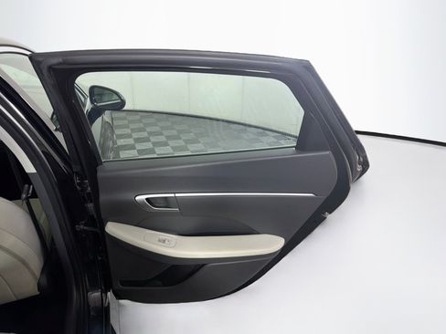 Used 2025 Hyundai Sonata SEL FWD image 29