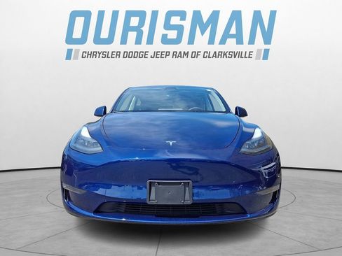 Used 2024 Tesla Model Y Long Range AWD/4WD image 2