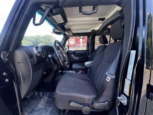 Used 2013 Jeep Wrangler Unlimited Sport AWD/4WD image 16