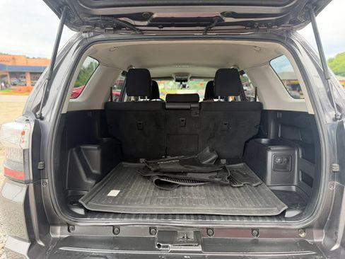 Used 2017 Toyota 4Runner TRD Off-Road AWD/4WD image 21