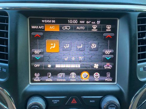Used 2015 Jeep Grand Cherokee Overland w/ Advanced Technology Group AWD/4WD image 37