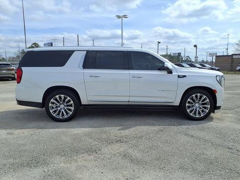 Used 2022 GMC Yukon XL Denali w/ Denali Ultimate Package image 5