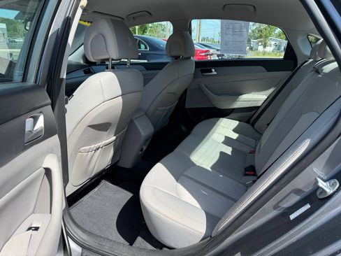 Used 2017 Hyundai Sonata SE image 9