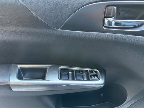 Used 2011 Subaru Impreza WRX Premium image 11