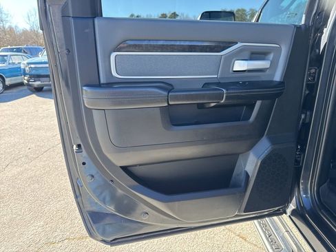 Used 2021 RAM 2500 Big Horn image 25