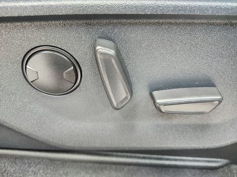 Used 2025 Ford F150 Lariat AWD/4WD image 48