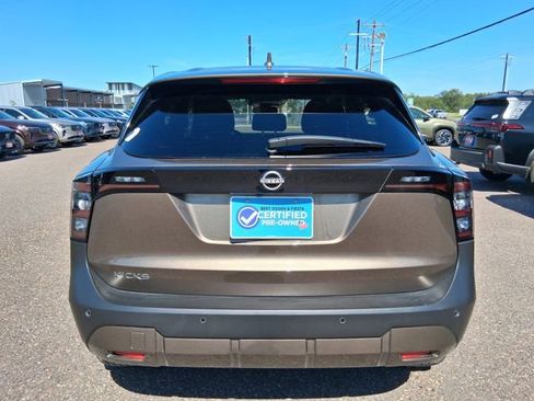 Used 2025 Nissan Kicks SV FWD image 5