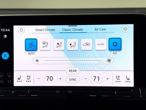 Used 2025 Volkswagen Atlas SE image 29