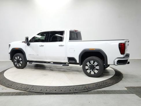 Used 2025 GMC Sierra 2500 Denali image 5