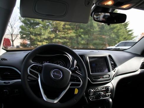 Used 2022 Jeep Cherokee Latitude image 9