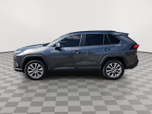 Used 2023 Toyota RAV4 XLE Premium image 5