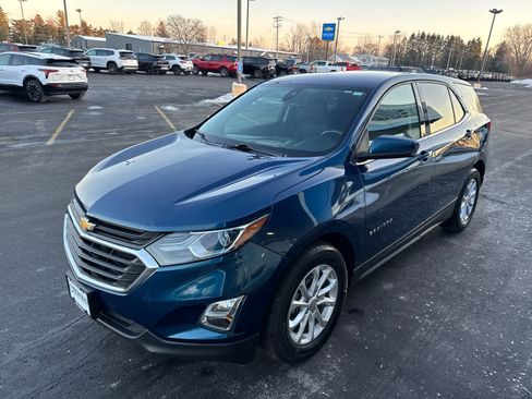 Used 2020 Chevrolet Equinox LT w/ Driver Convenience Package image 11