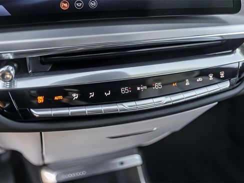 Certified 2024 Cadillac Lyriq Sport image 17