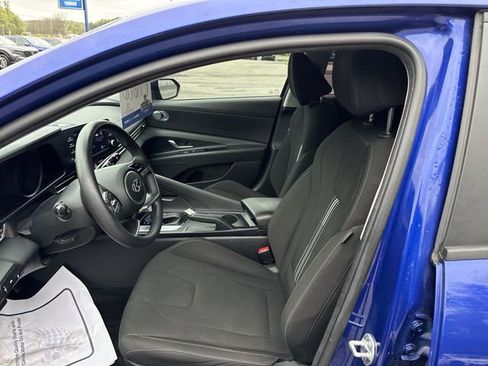 Used 2023 Hyundai Elantra SEL w/ Cargo Package FWD image 15