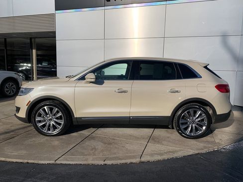 Used 2018 Lincoln MKX Reserve w/ Lincoln MKX Climate Package image 2