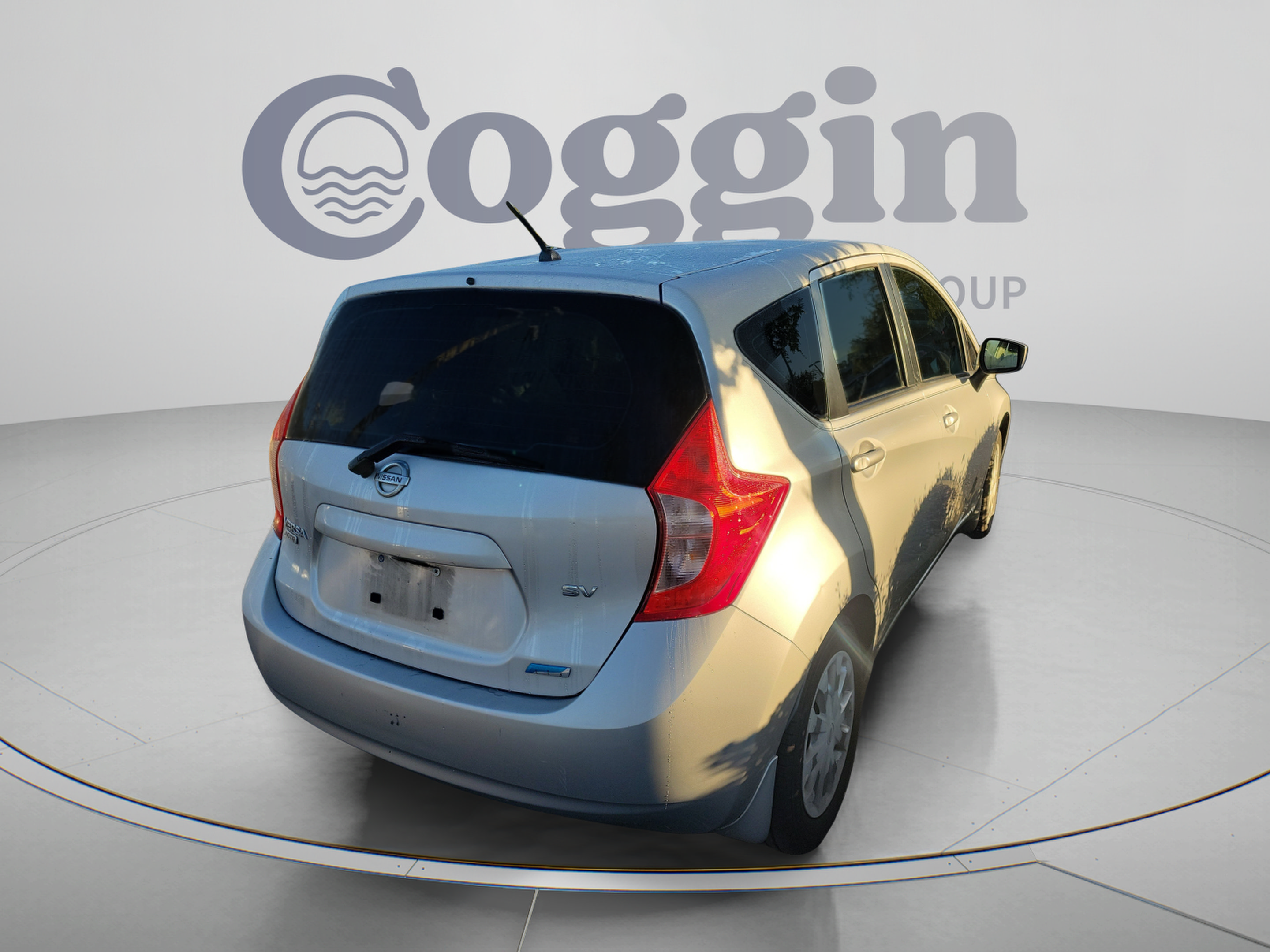 Used 2015 Nissan Versa Note SV FWD image 4