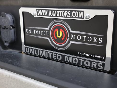 Used 2020 Chevrolet Silverado 2500 LT w/ Texas Edition image 20