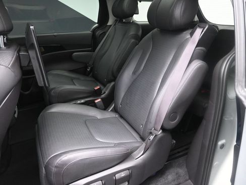 Used 2025 Kia Carnival SX Prestige FWD image 20