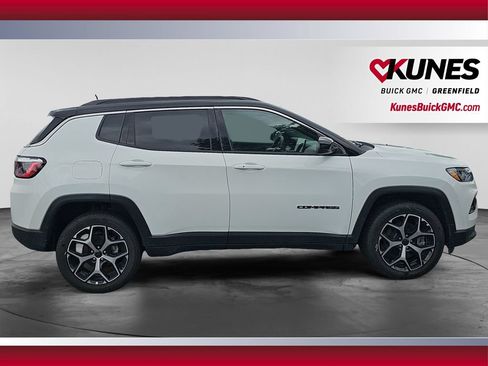 Used 2025 Jeep Compass Limited AWD/4WD image 12