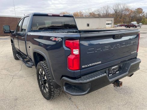 Used 2020 Chevrolet Silverado 2500 Custom w/ Custom Value Package image 3
