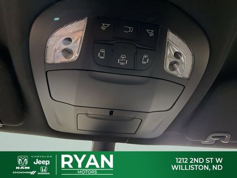 New 2026 Chrysler Pacifica Select AWD/4WD image 36