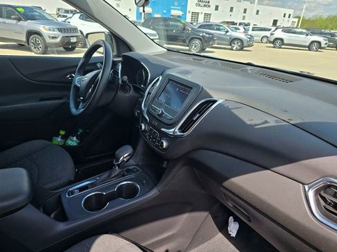 Used 2024 Chevrolet Equinox LT AWD/4WD image 9