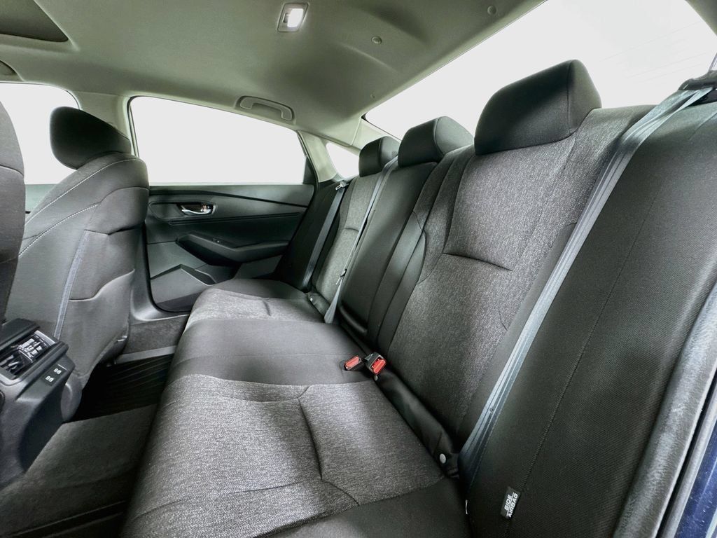 Used 2025 Honda Accord SE image 32