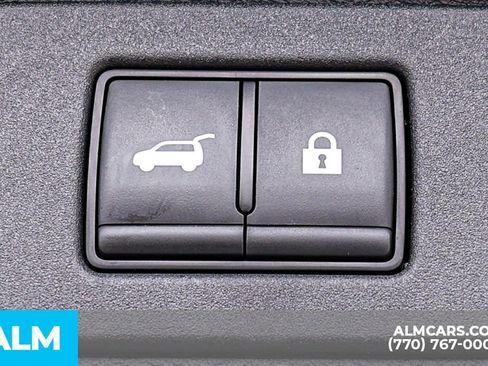Used 2024 Nissan Rogue SV FWD image 25
