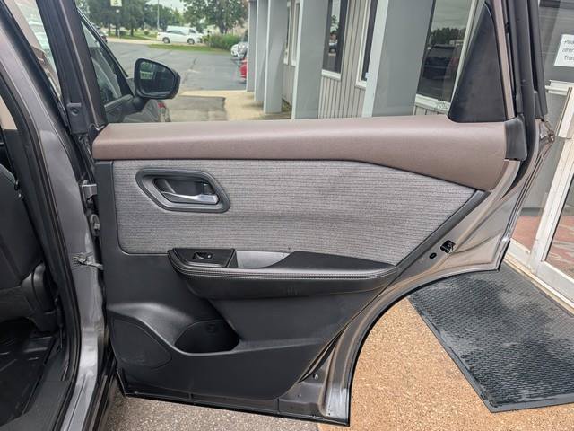 Used 2021 Nissan Rogue SV AWD/4WD image 22
