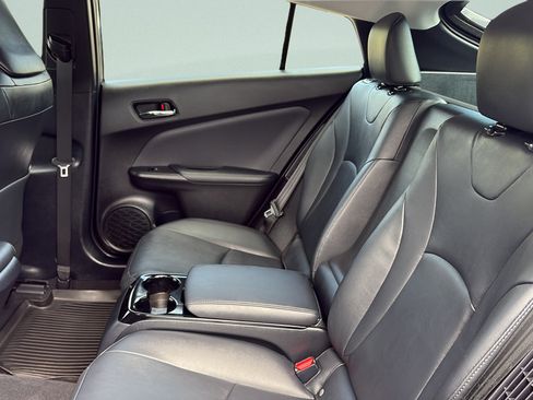 Used 2017 Toyota Prius Prime Advanced FWD image 15