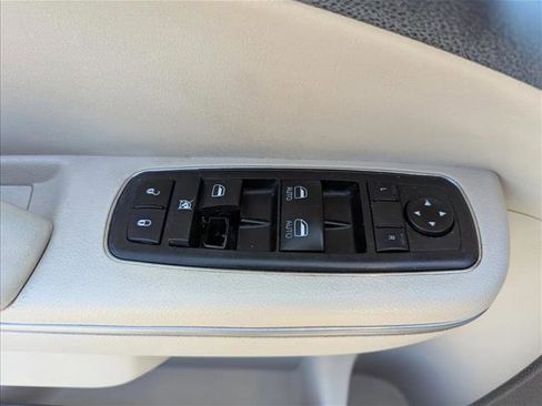 Used 2019 Chrysler 300 Touring L w/ Quick Order Package 22F RWD image 10