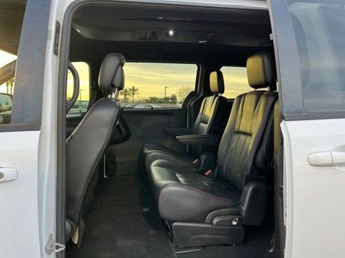 Used 2019 Dodge Grand Caravan GT image 11