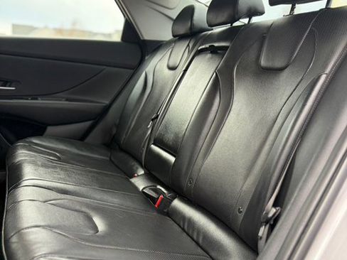 Used 2023 Hyundai Elantra Limited image 14