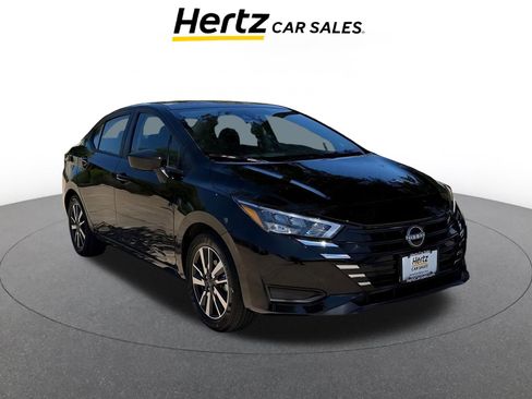 Used 2025 Nissan Versa SV image 1