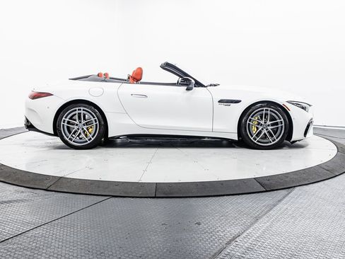 Certified 2022 Mercedes-Benz SL 55 AMG 4MATIC w/ Driver Assistance Package image 37