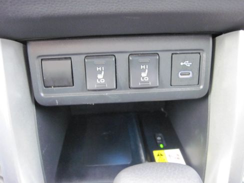 Used 2023 Toyota Corolla Cross XLE AWD/4WD image 18