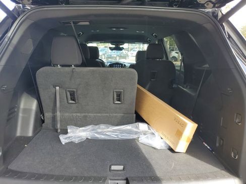 Used 2023 Chevrolet Traverse LT image 15