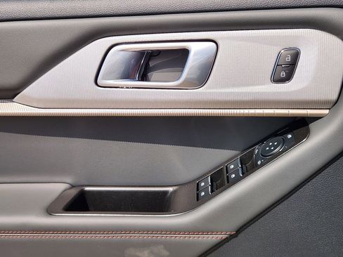 New 2026 Ford Explorer Active RWD image 15