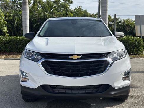 Used 2020 Chevrolet Equinox LS w/ LS Convenience Package image 3