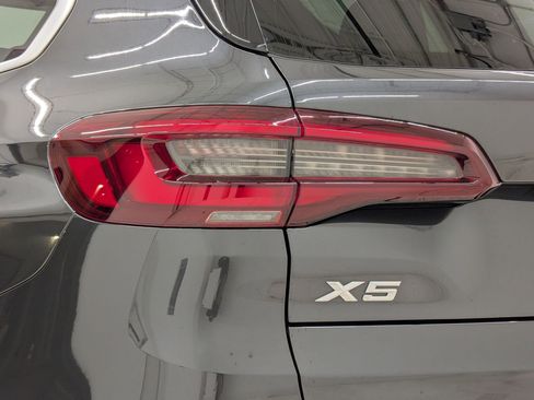 Certified 2022 BMW X5 sDrive40i w/ Luxury Seating Package image 13