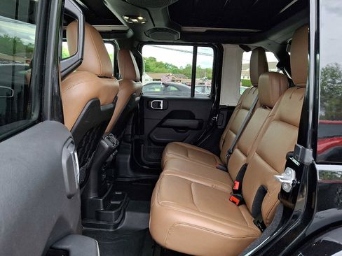 Used 2020 Jeep Wrangler Unlimited Rubicon w/ Advanced Safety Group AWD/4WD image 10