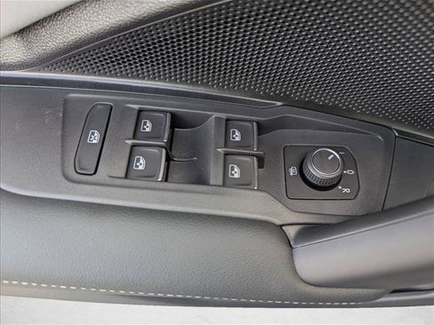 New 2026 Volkswagen Tiguan SE FWD image 10