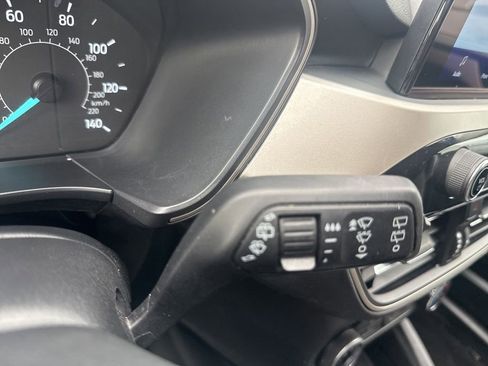 Used 2022 Ford Escape SE image 28