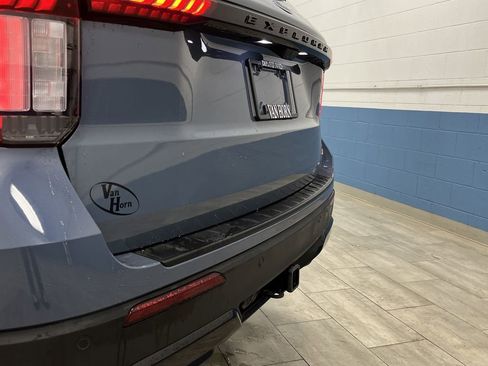 Used 2025 Ford Explorer ST-Line w/ Premium Package image 41