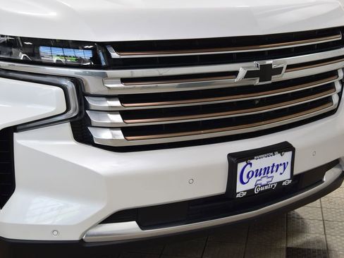 Used 2024 Chevrolet Suburban High Country image 13