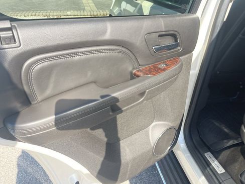 Used 2013 GMC Yukon Denali image 18