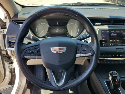 Used 2020 Cadillac XT4 Premium Luxury w/ Enhanced Visibility Package FWD image 33